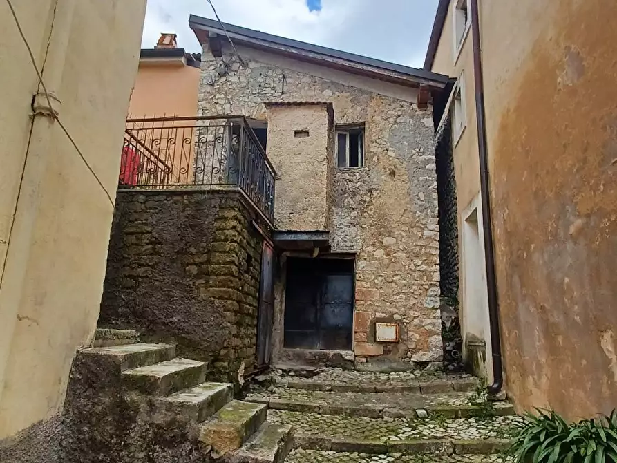 Immagine 1 di Palazzo in vendita  in piazza S.Giacomo a Bassiano