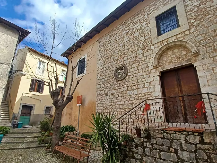 Immagine 5 di Palazzo in vendita  in piazza S.Giacomo a Bassiano