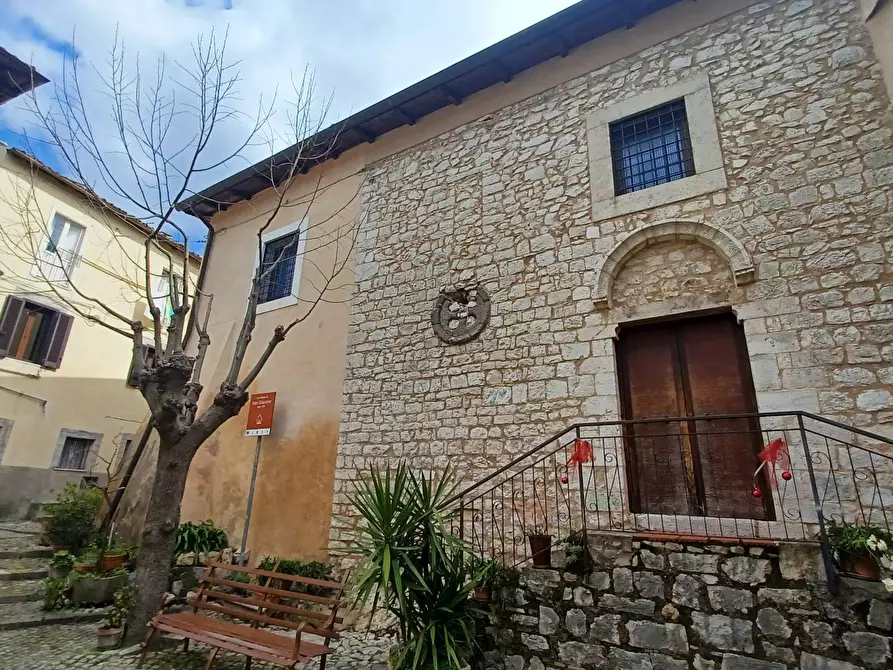 Immagine 6 di Palazzo in vendita  in piazza S.Giacomo a Bassiano