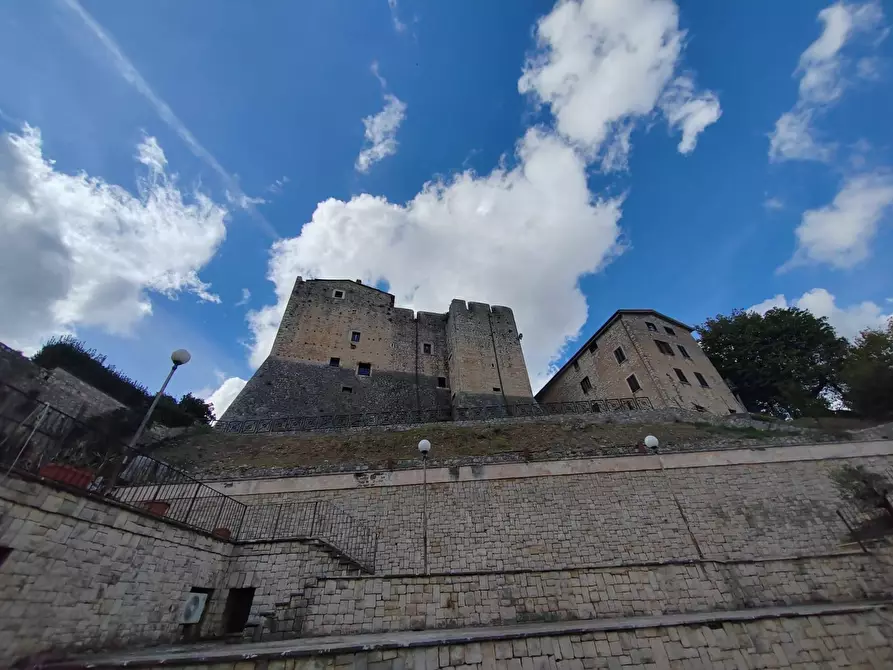 Immagine 9 di Palazzo in vendita  in piazza S.Giacomo a Bassiano