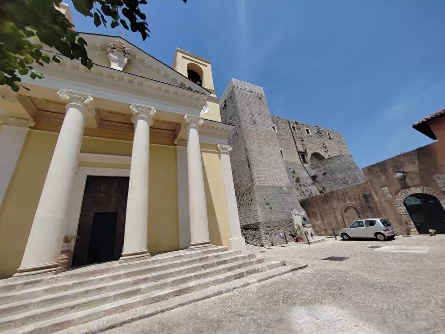 Immagine 11 di Palazzo in vendita  in piazza S.Giacomo a Bassiano