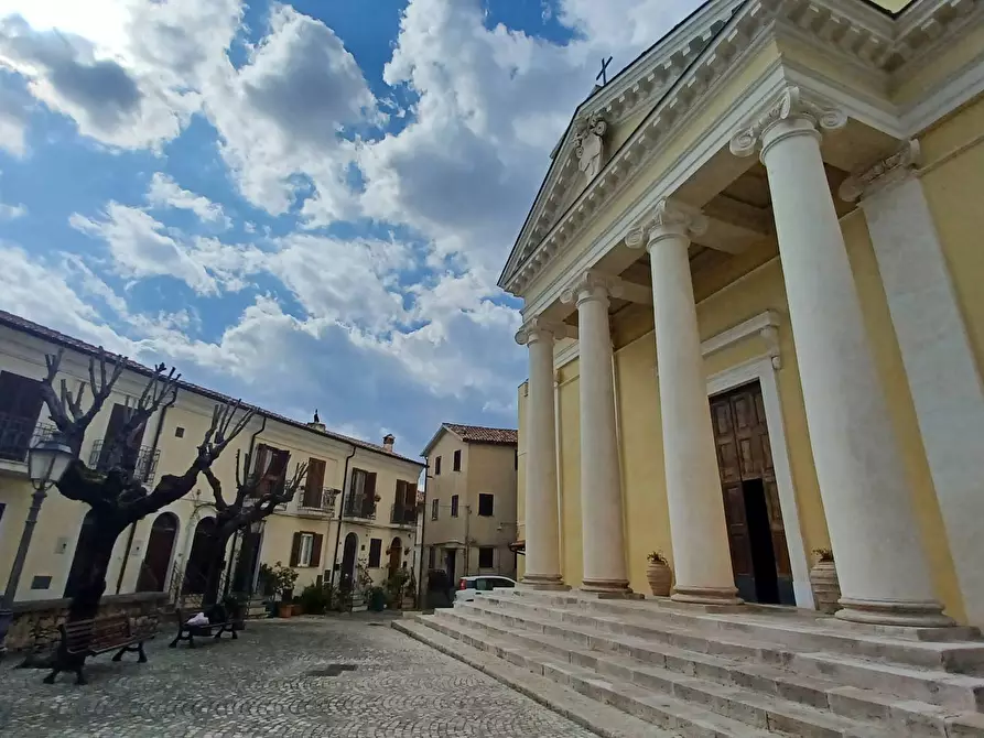 Immagine 1 di Appartamento in vendita  in piazza del Duomo a Bassiano