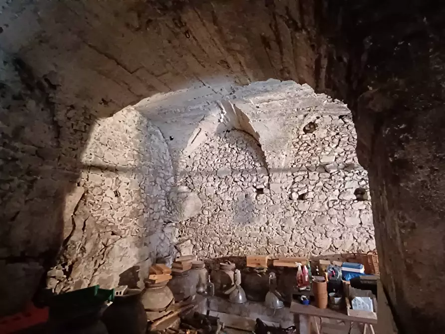 Immagine 33 di Appartamento in vendita  in piazza del Duomo a Bassiano