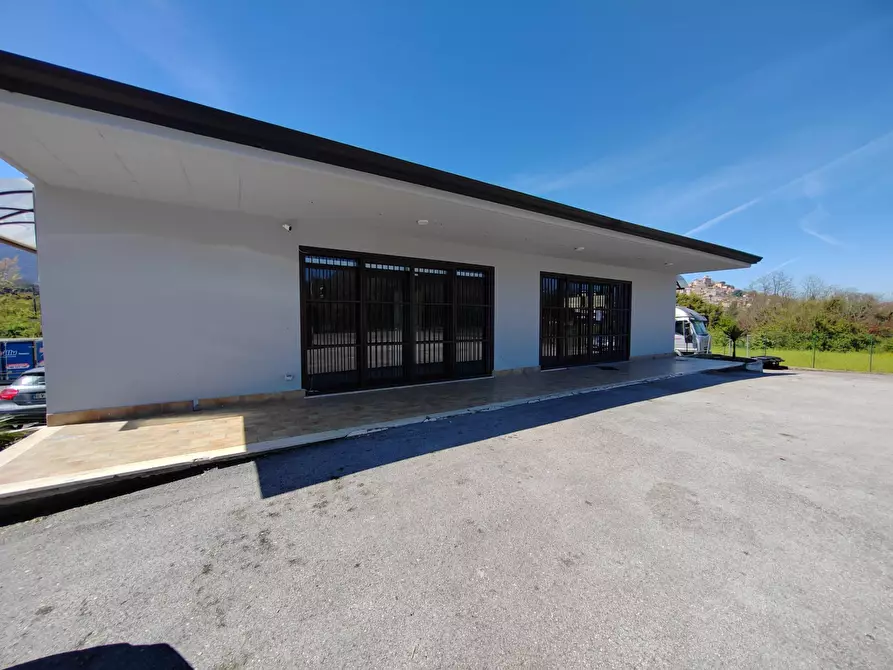 Immagine 2 di Locale commerciale in affitto  in Via San Francesco a Ceccano