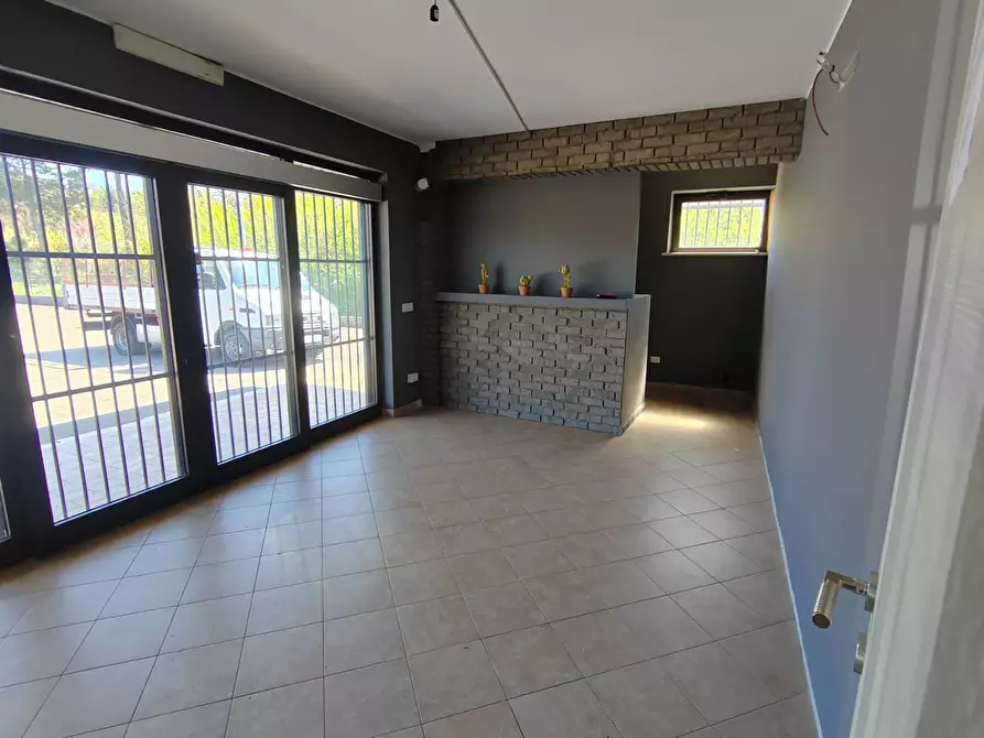 Immagine 5 di Locale commerciale in affitto  in Via San Francesco a Ceccano