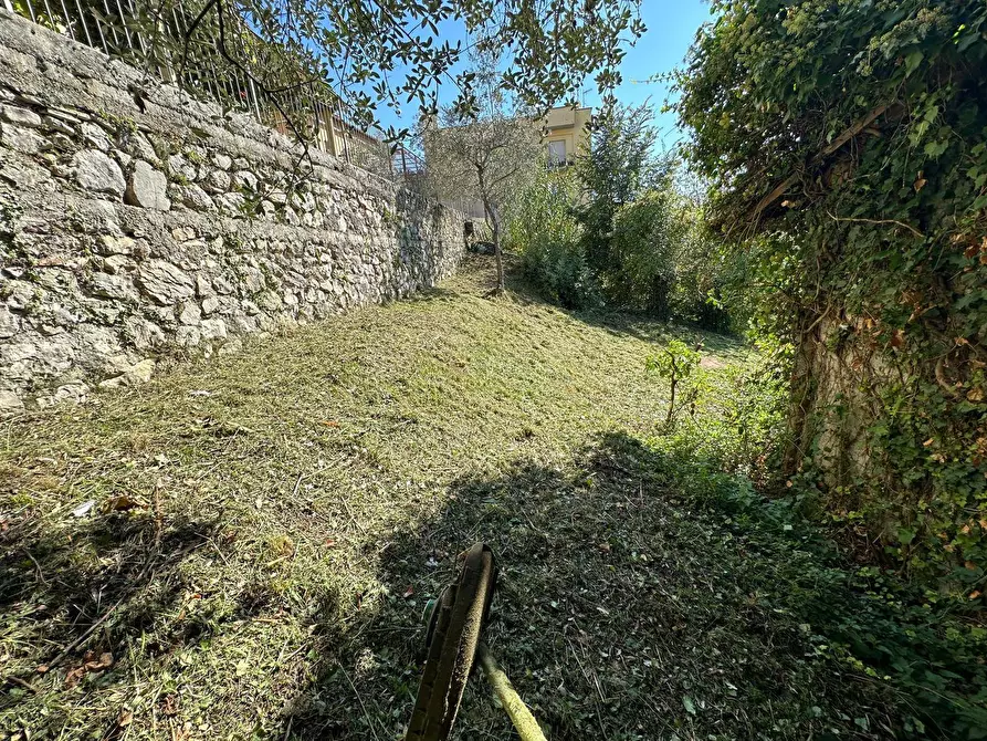 Immagine 6 di Locale commerciale in vendita  in via val madonna a Fiuggi