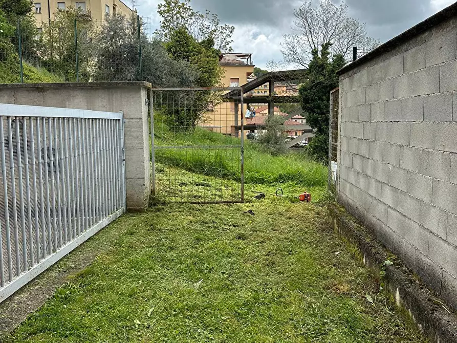 Immagine 9 di Locale commerciale in vendita  in via val madonna a Fiuggi