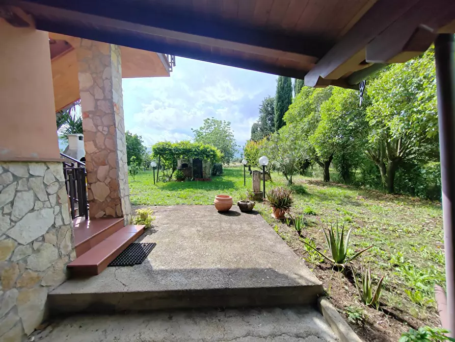 Immagine 3 di Villa in vendita  in Via Anime Sante 1 a Bassiano