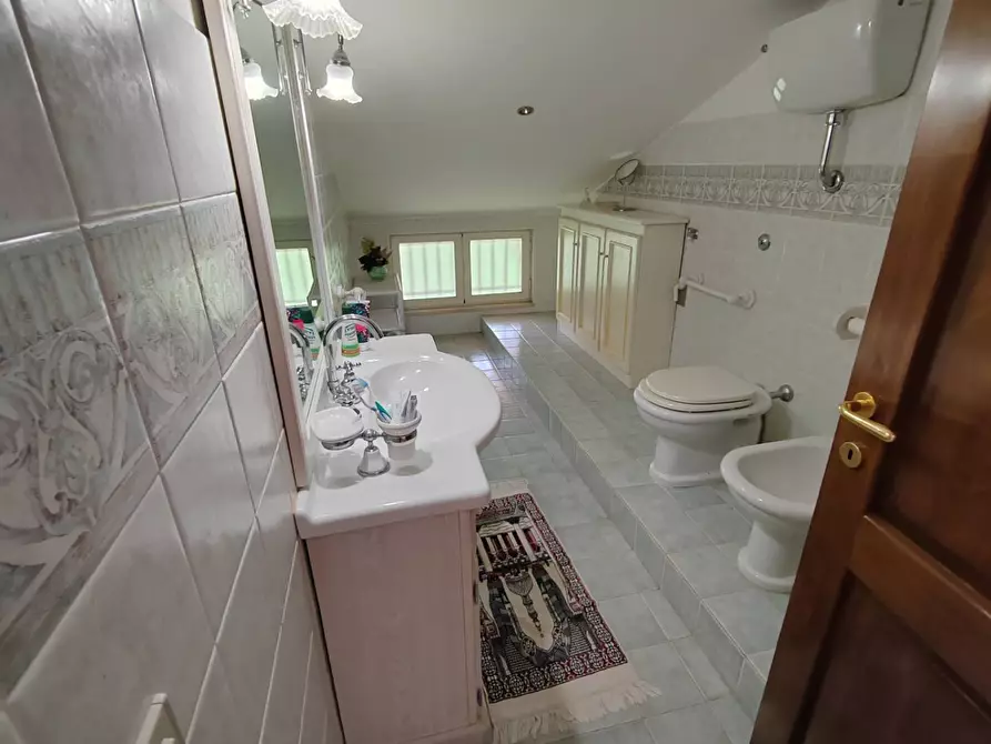 Immagine 38 di Villa in vendita  in Via Anime Sante 1 a Bassiano