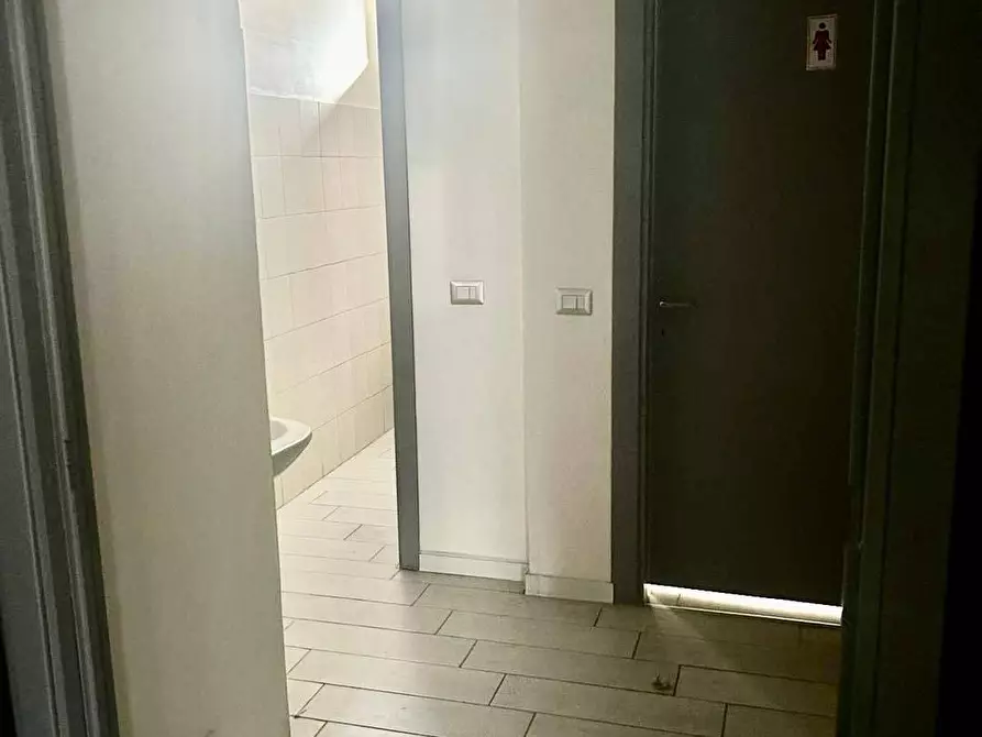 Immagine 7 di Locale commerciale in affitto  in via america latina 243 a Frosinone