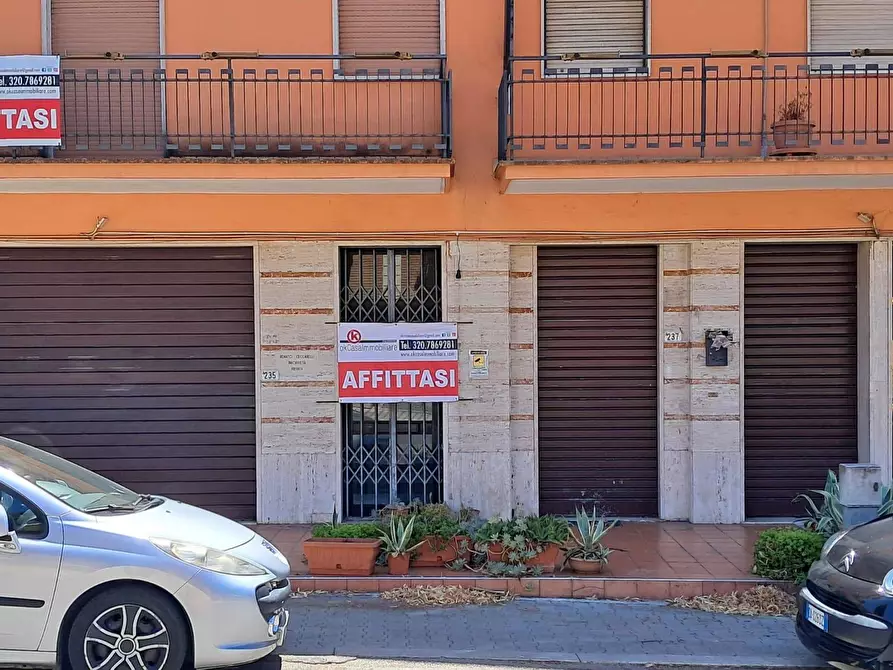 Immagine 2 di Locale commerciale in affitto  in via america latina 243 a Frosinone