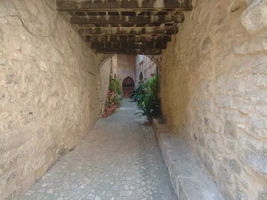 Immagine 54 di Appartamento in vendita  in Via Beata Maria De Mattias 22 a Arnara