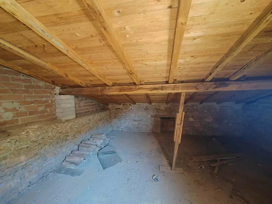 Immagine 2 di Palazzo in vendita  in via drelle 27 a Vallecorsa