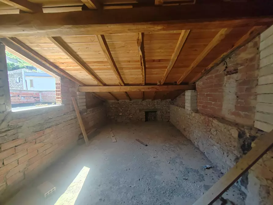 Immagine 5 di Palazzo in vendita  in via drelle 27 a Vallecorsa