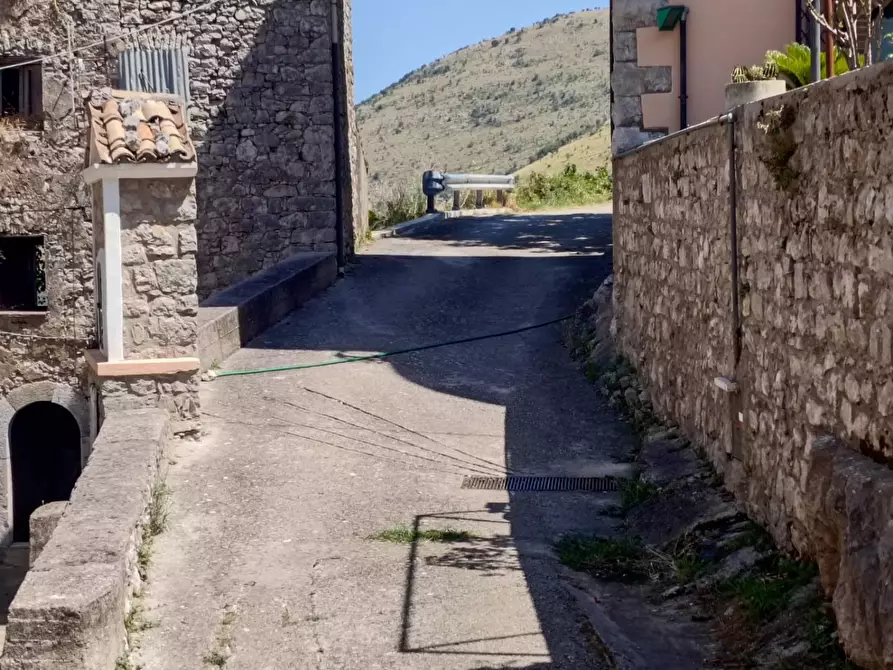 Immagine 19 di Palazzo in vendita  in via drelle 27 a Vallecorsa