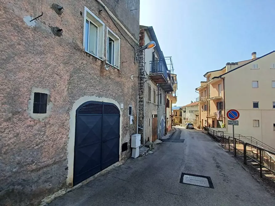 Immagine 1 di Box auto in vendita  in Via Santo Sebastiano a Bassiano