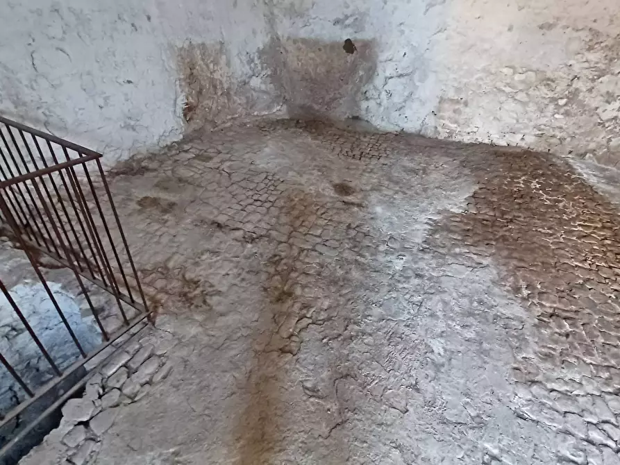 Immagine 5 di Box auto in vendita  in Via Santo Sebastiano a Bassiano