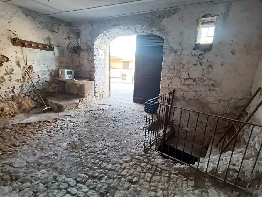 Immagine 2 di Box auto in vendita  in Via Santo Sebastiano a Bassiano