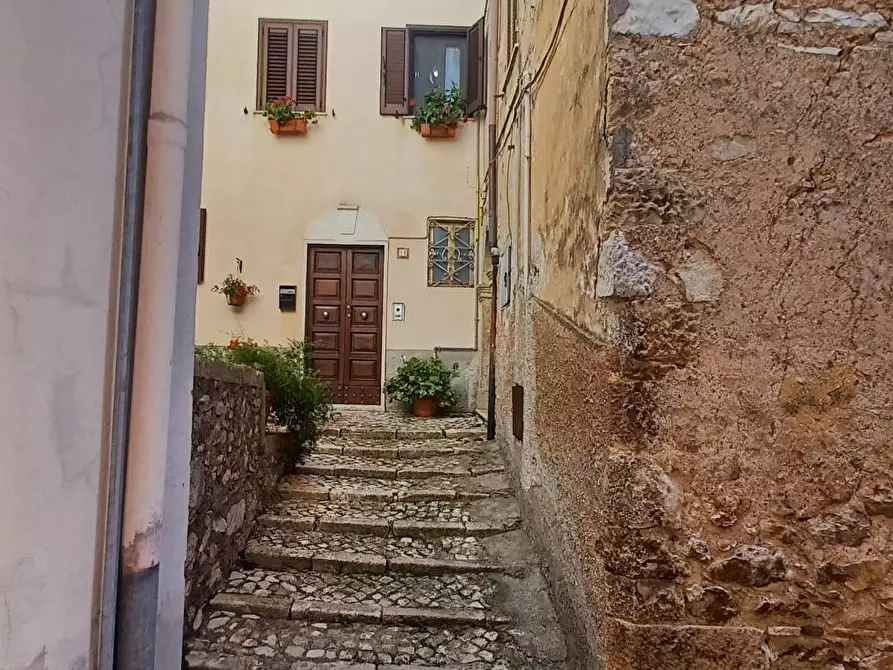 Immagine 5 di Appartamento in vendita  in Via Pier Giuseppe Doria a Bassiano