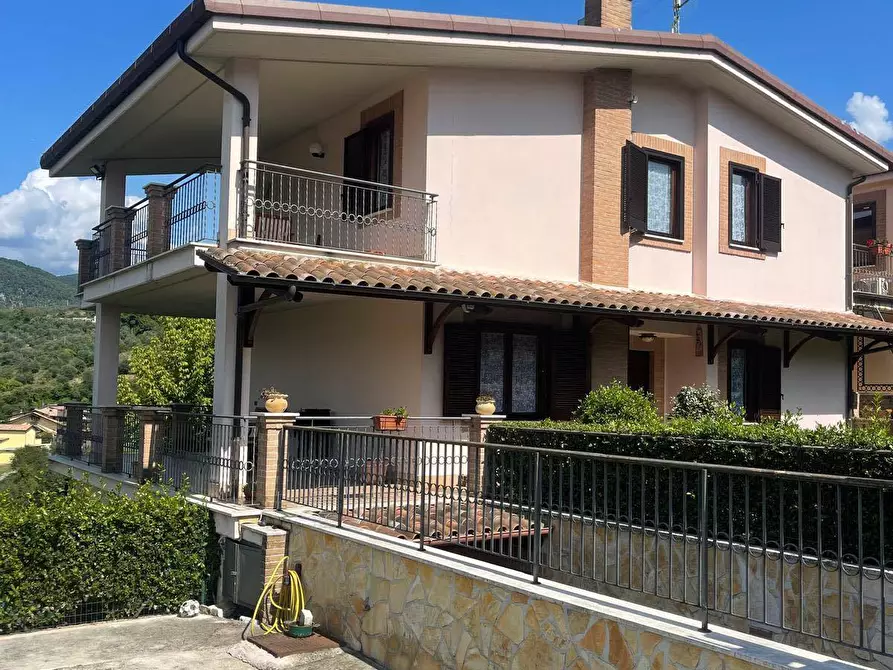 Immagine 25 di Villa in vendita  in via delle margherite 5 a Alatri