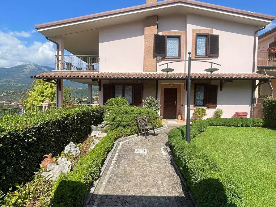 Immagine 1 di Villa in vendita  in via delle margherite 5 a Alatri