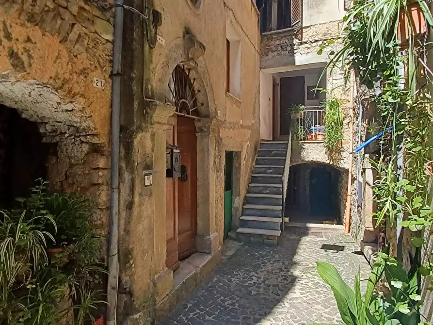 Immagine 33 di Appartamento in vendita  in Via Vicolo Giglio a Arnara