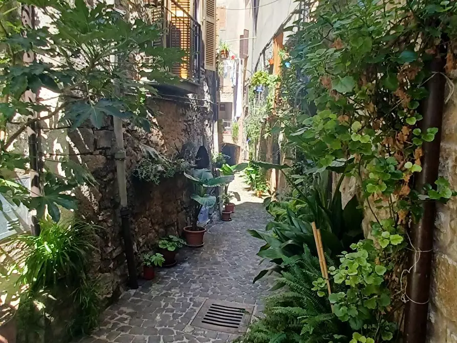 Immagine 34 di Appartamento in vendita  in Via Vicolo Giglio a Arnara