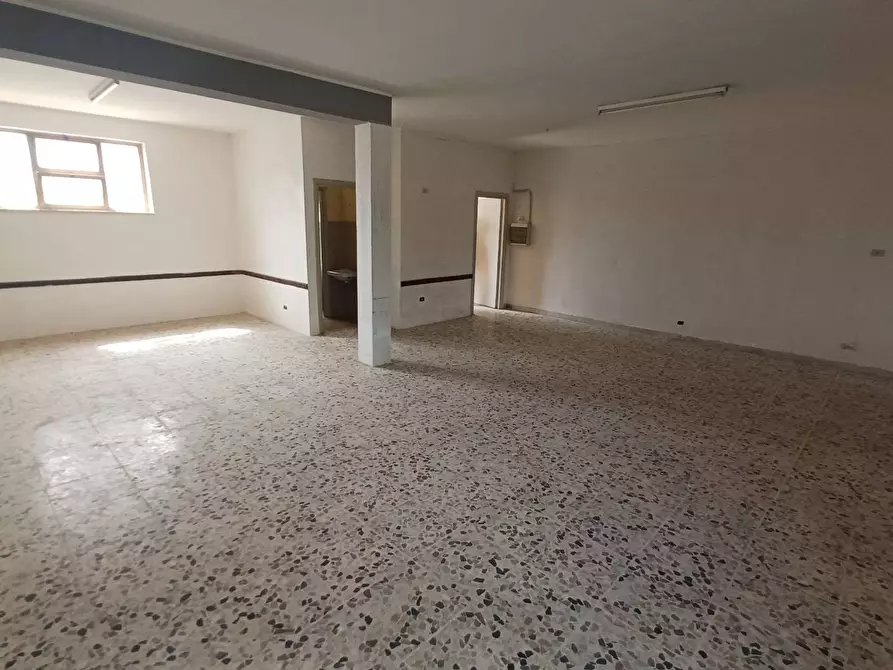 Immagine 2 di Locale commerciale in vendita  in Via Madonna Delle Grazie 55 a Priverno