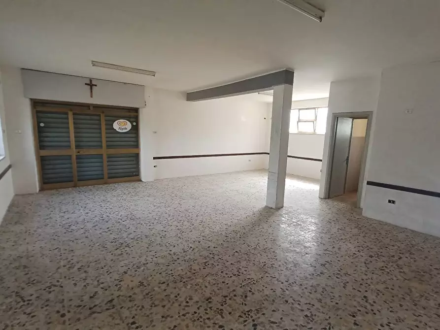 Immagine 3 di Locale commerciale in vendita  in Via Madonna Delle Grazie 55 a Priverno