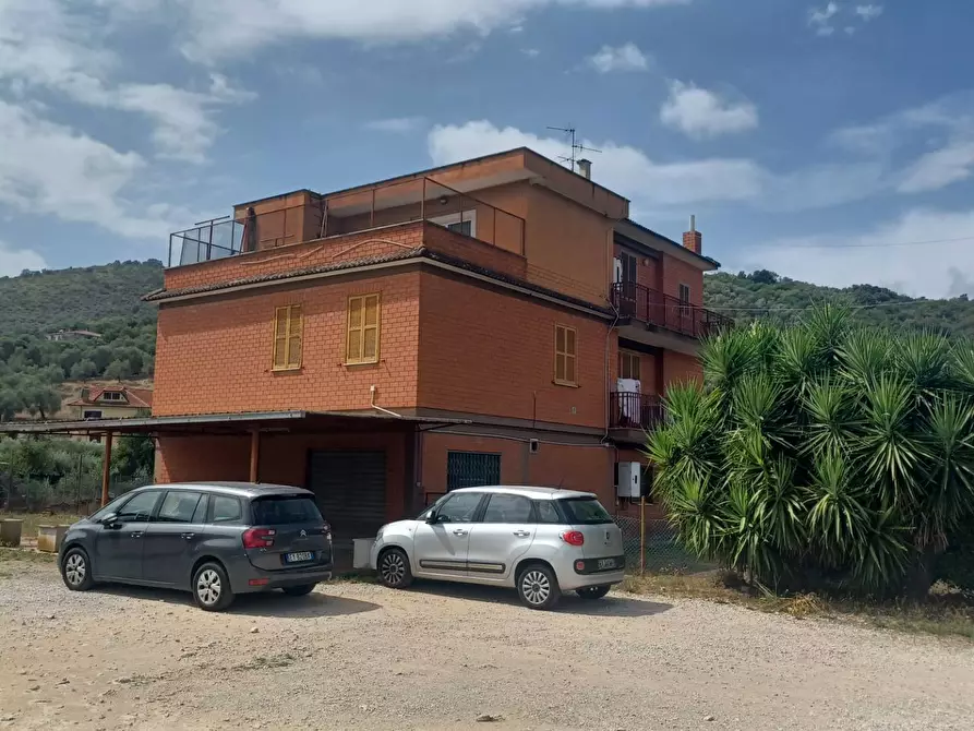 Immagine 7 di Locale commerciale in vendita  in Via Madonna Delle Grazie 55 a Priverno