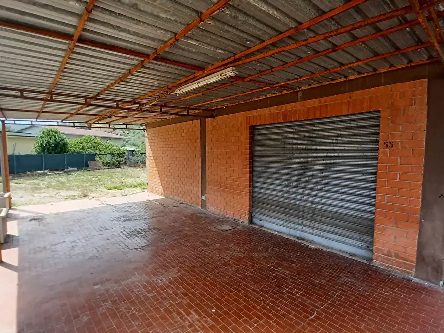 Immagine 8 di Locale commerciale in vendita  in Via Madonna Delle Grazie 55 a Priverno