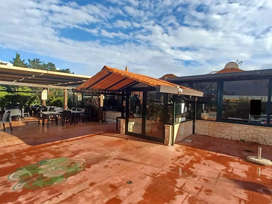 Immagine 3 di Locale commerciale in vendita  in Via Pontinia km 106500 a Terracina