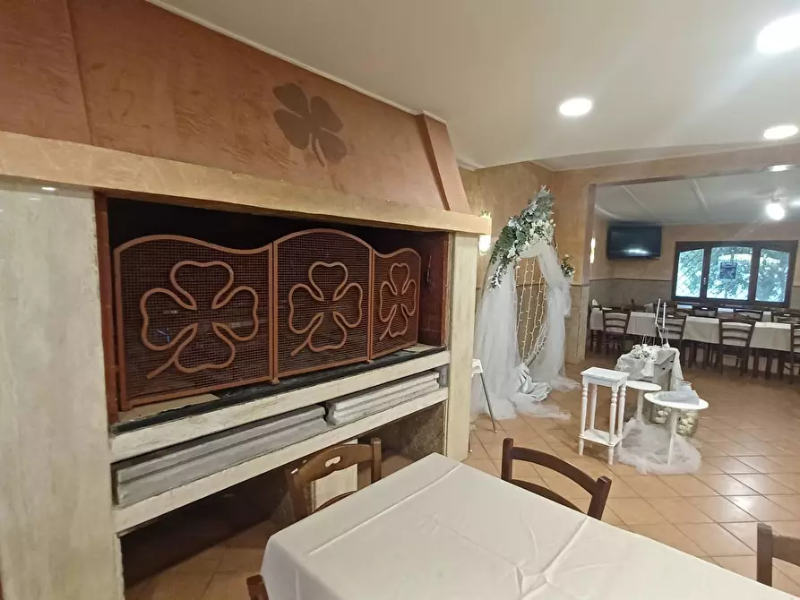 Immagine 9 di Locale commerciale in vendita  in Via Pontinia km 106500 a Terracina