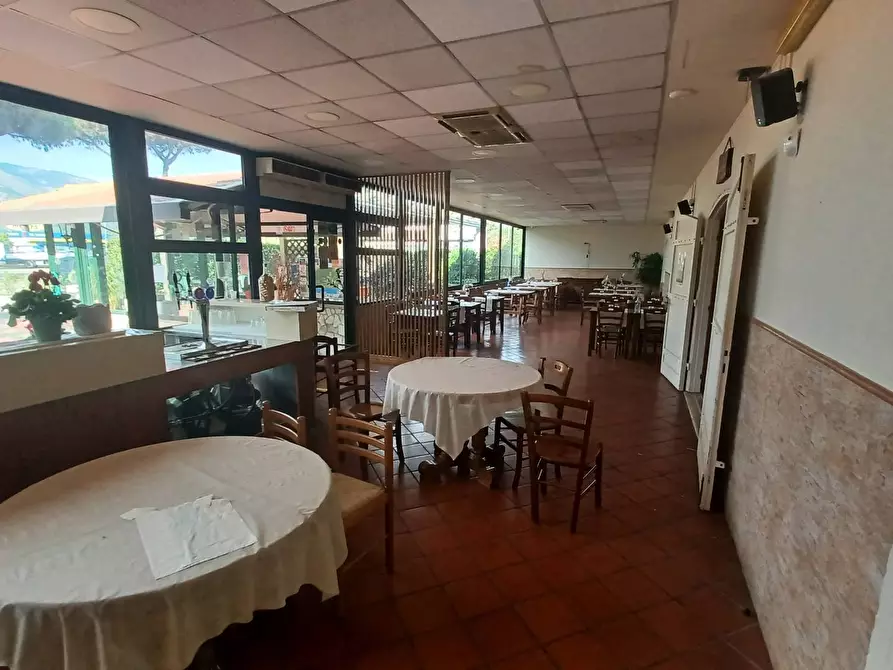Immagine 10 di Locale commerciale in vendita  in Via Pontinia km 106500 a Terracina