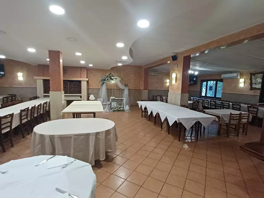 Immagine 11 di Locale commerciale in vendita  in Via Pontinia km 106500 a Terracina