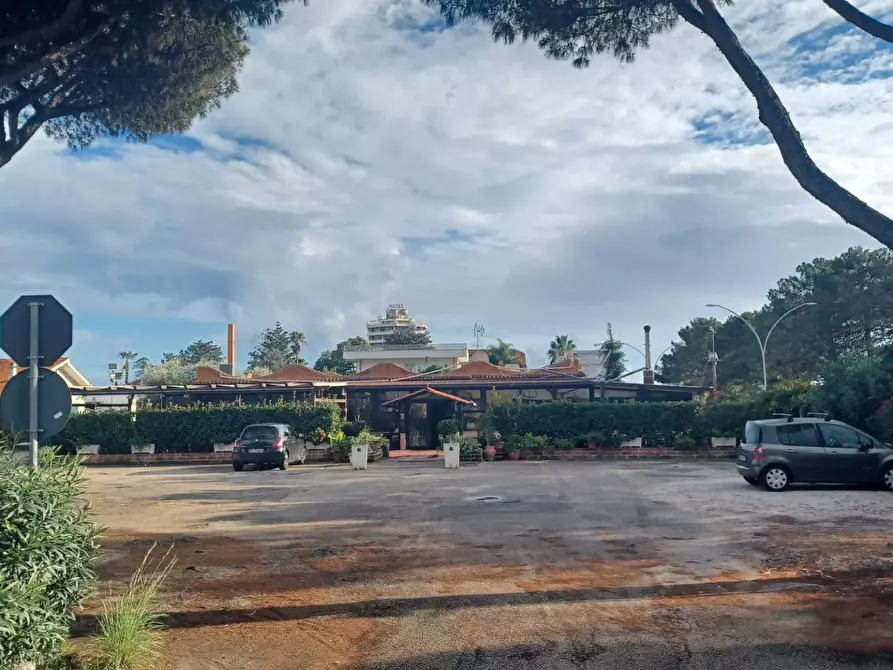 Immagine 26 di Locale commerciale in vendita  in Via Pontinia km 106500 a Terracina