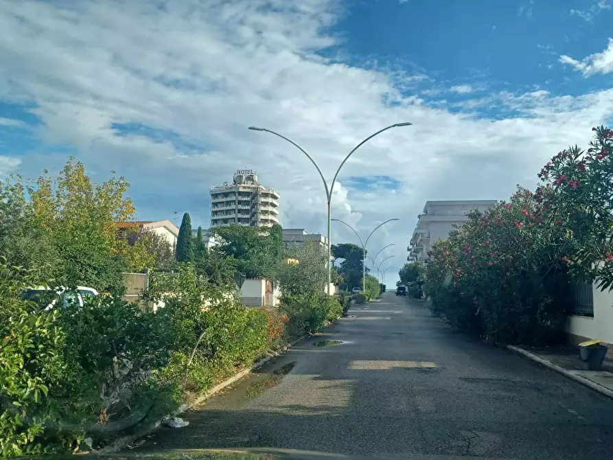 Immagine 28 di Locale commerciale in vendita  in Via Pontinia km 106500 a Terracina