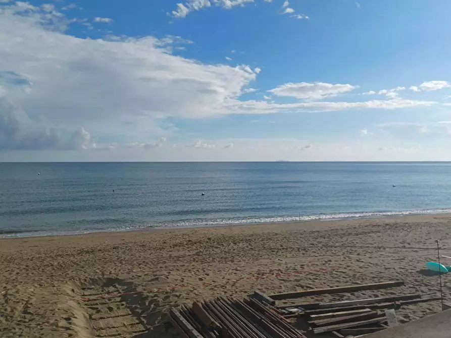 Immagine 31 di Locale commerciale in vendita  in Via Pontinia km 106500 a Terracina