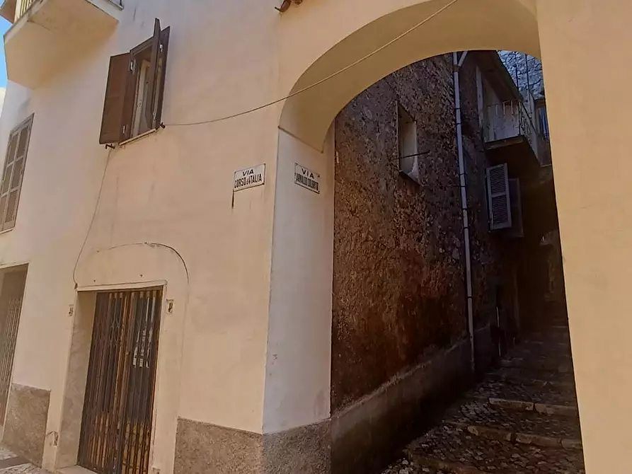 Immagine 1 di Appartamento in vendita  in Via Colorito Arnaldo 1 a Bassiano