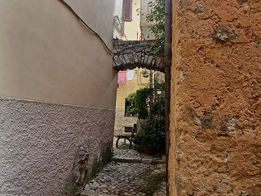 Immagine 20 di Appartamento in vendita  in Via Colorito Arnaldo 1 a Bassiano