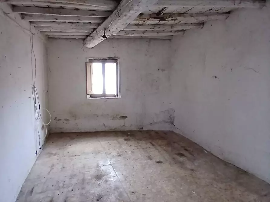 Immagine 7 di Palazzo in vendita  in Via Borgo a Arnara