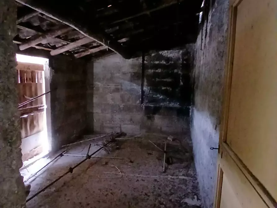 Immagine 9 di Palazzo in vendita  in Via Borgo a Arnara