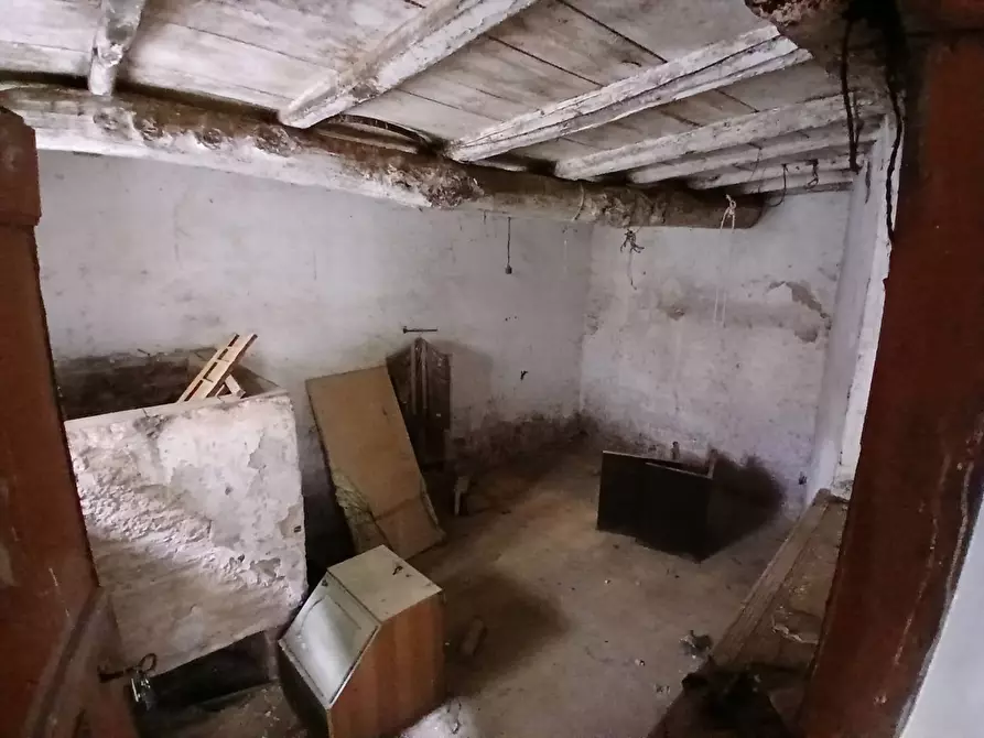 Immagine 14 di Palazzo in vendita  in Via Borgo a Arnara