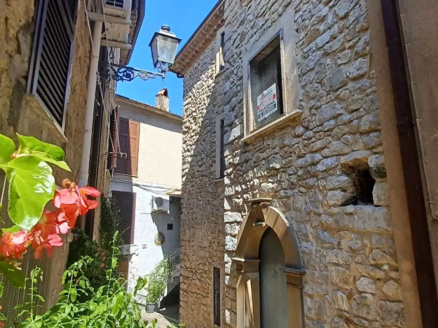 Immagine 1 di Palazzo in vendita  in Via Del Gatto 10 a Amaseno