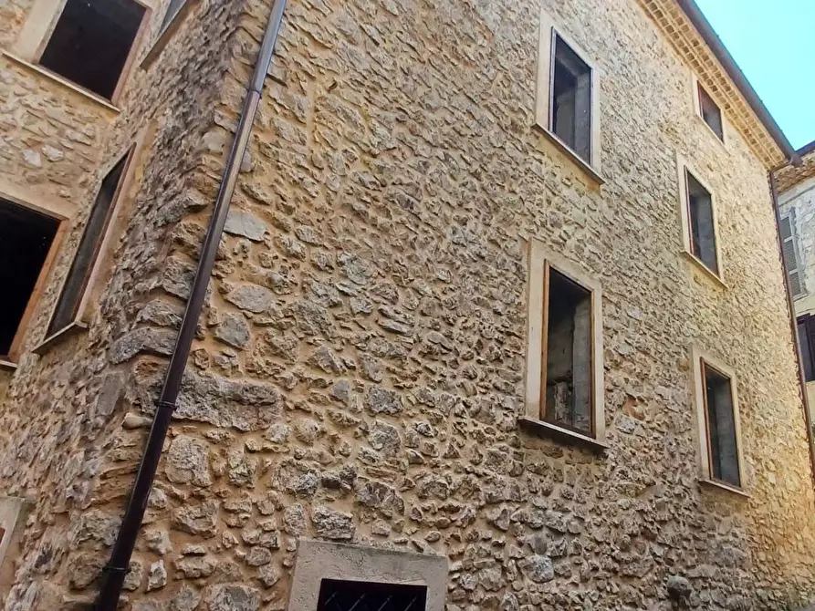 Immagine 3 di Palazzo in vendita  in Via Del Gatto 10 a Amaseno