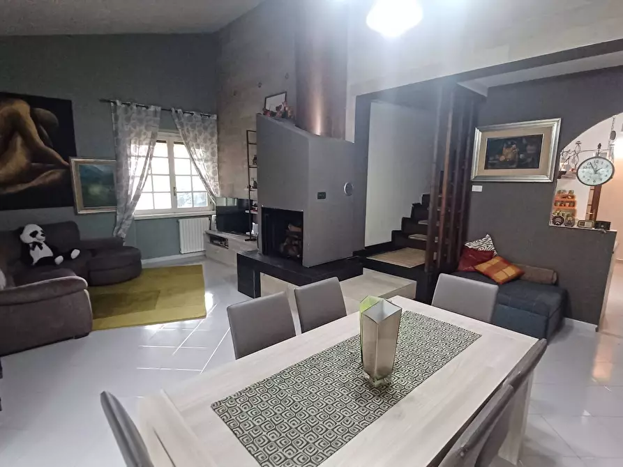 Immagine 2 di Villa in vendita  in Via Caposele 350 a Priverno