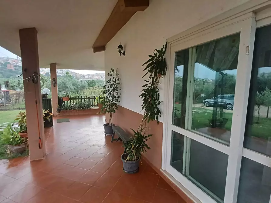 Immagine 3 di Villa in vendita  in Via Caposele 350 a Priverno