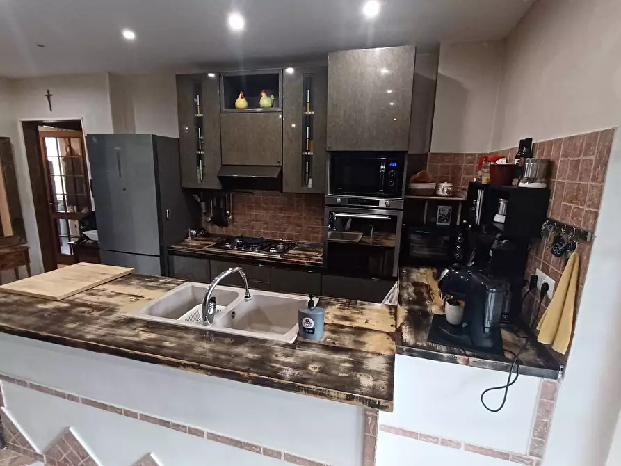 Immagine 5 di Villa in vendita  in Via Caposele 350 a Priverno