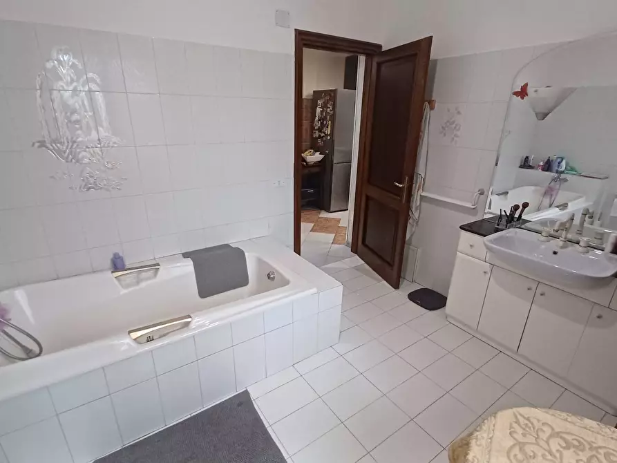 Immagine 36 di Villa in vendita  in Via Caposele 350 a Priverno