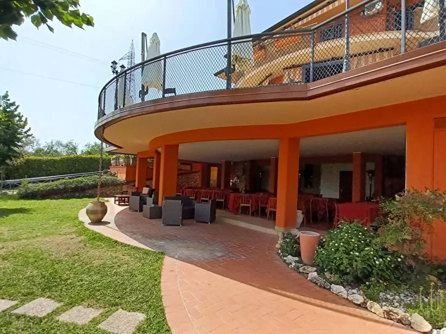 Immagine 32 di Locale commerciale in vendita  in via meringo alto a Ripi